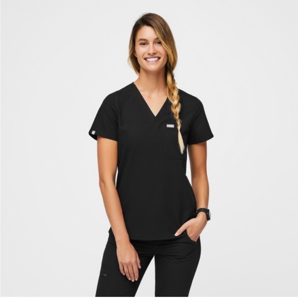 Figs Catarina One Pocket Technical Collection V-neck Scrub Top